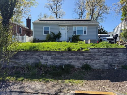 70 Roundhill Drive, Yonkers, NY, 10710 | Card Image