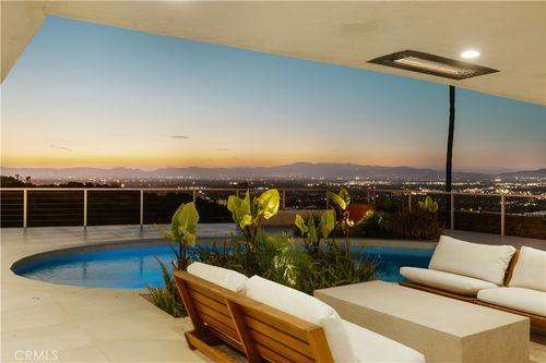 14555 Deervale Pl, Sherman Oaks, CA, 91403-4614 | Card Image