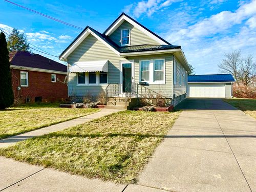732 E 33rd St, Erie, PA, 16504-1704 | Card Image