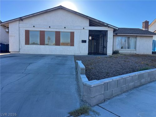3533 Moraga Dr, Las Vegas, NV, 89103-1034 | Card Image
