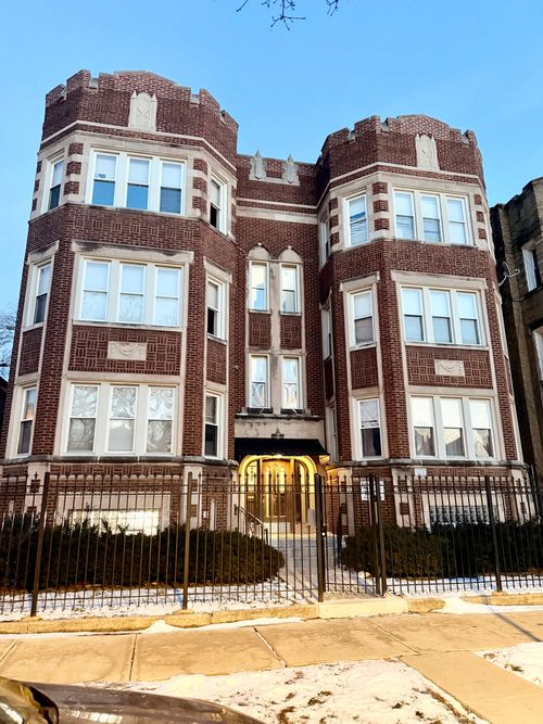 8937 S Justine St, Chicago, IL, 60620-6099 | Card Image