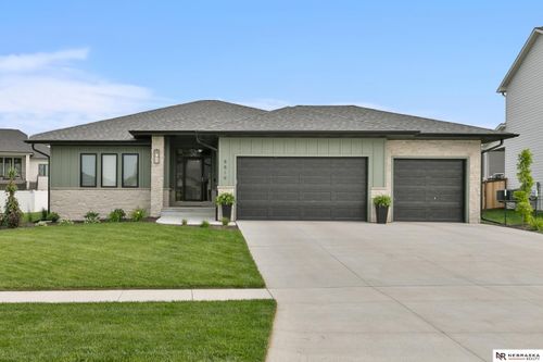 8819 Appaloosa Ln, Lincoln, NE, 68520-1521 | Card Image