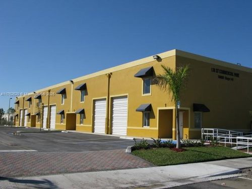 unit-4-10850 Nw 138th St, Hialeah Gardens, FL, 33018-1162 | Card Image