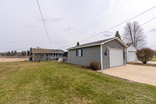 4586 N Verity Rd, Sanford, MI, 48657-9389 | Card Image