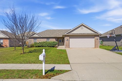 5809 Mahon Dr, COLUMBIA, MO, 65201-8273 | Card Image