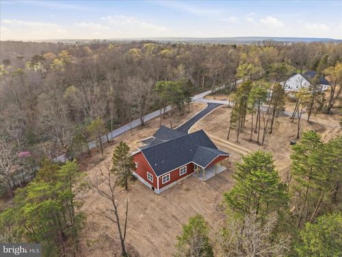 831 Avanti Dr, BUNKER HILL, WV, 25413-2920 | Card Image