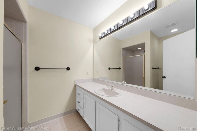 269 Meadow Bridge Dr, Condo with 2 bedrooms, 2 bathrooms and null parking in Rochester Hills MI | Image 22