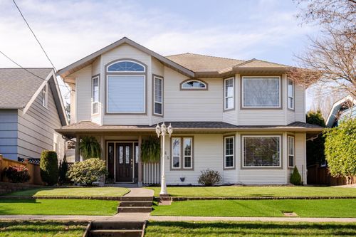 465 Garrett St, New Westminster, BC, V3L3S3 | Card Image