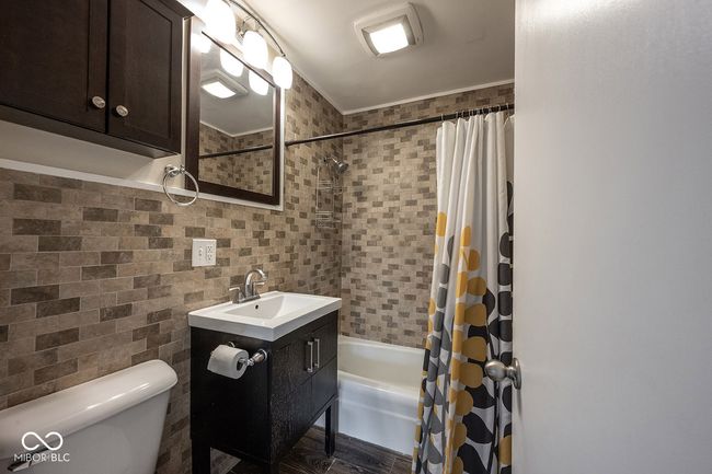 APT-6 - 140 Maple Park Dr, Condo with 2 bedrooms, 1 bathrooms and null parking in Westfield IN | Image 17