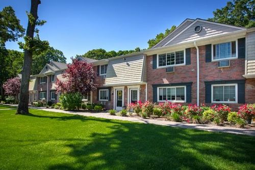 1402b-14 Nottingham Dr, Middle Island, NY, 11953-2115 | Card Image