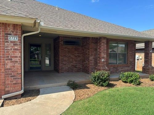 2725 Se 39th St, Moore, OK, 73160-0622 | Card Image