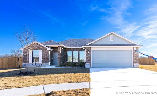 1327 E 149th Street S, Glenpool, OK, 74033 | Card Image