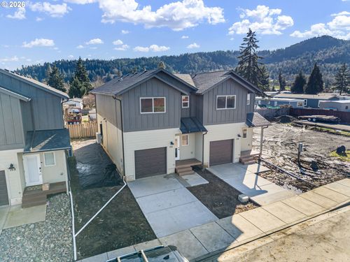 172 Allison Ave, Sutherlin, OR, 97479-7501 | Card Image