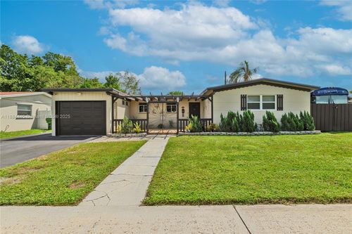 421 Sw 64th Way, Pembroke Pines, FL, 33023-1245 | Card Image