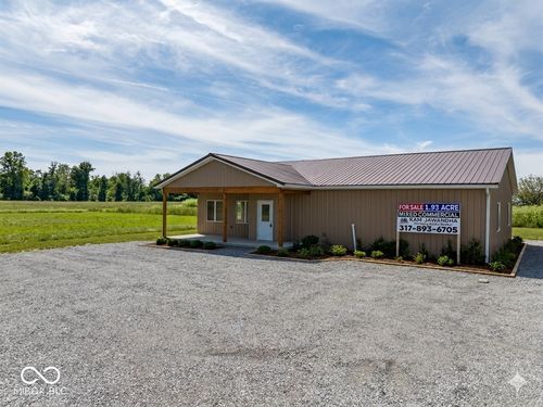 5879 S State Road 3, Spiceland, IN, 47385-9706 | Card Image
