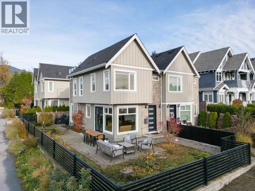 366 W Keith Rd, North Vancouver City, BC, V7M1M1 | Card Image