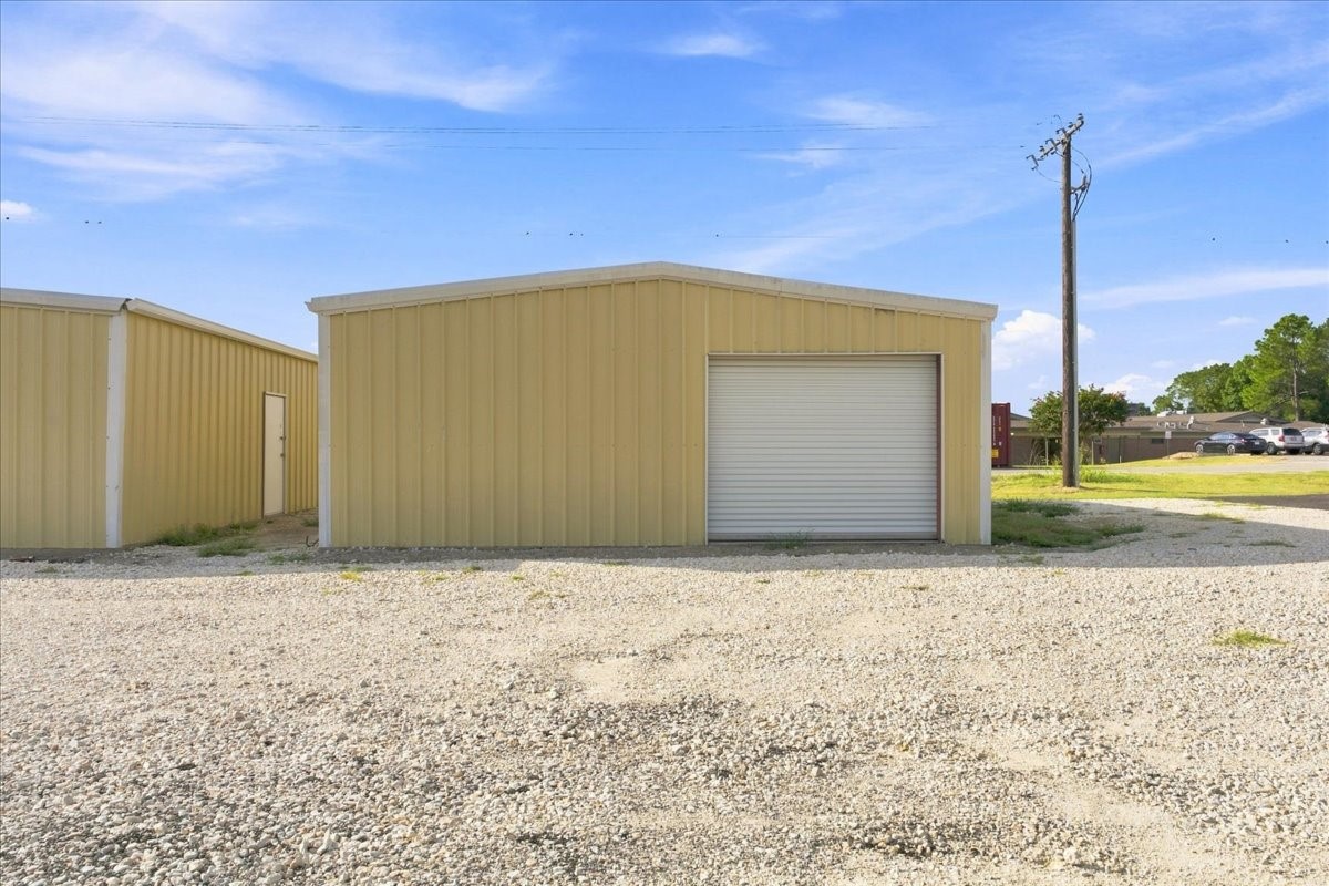 Commercial Lease in Corsicana 2