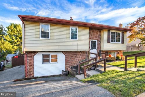 104 Pear St, MOHNTON, PA, 19540-1914 | Card Image