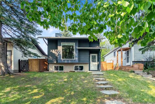 3432 Cedarille Drive Sw, Calgary, AB, T2W5A9 | Card Image