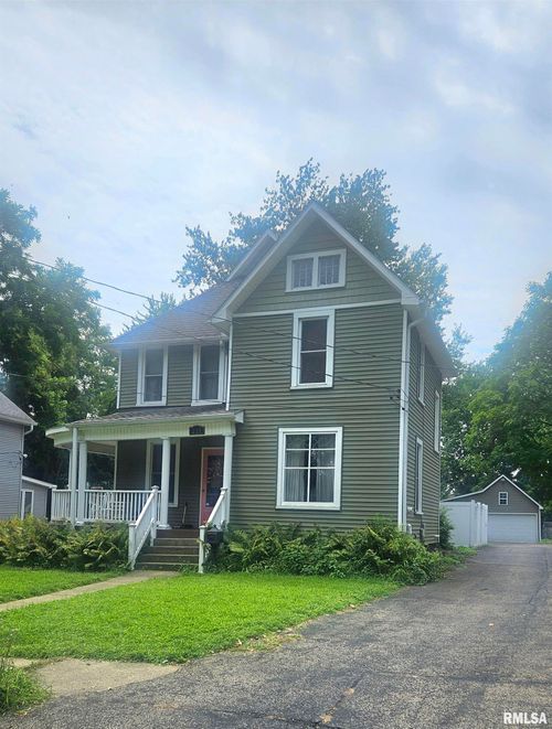 224 W Elm St, Canton, IL, 61520-2420 | Card Image