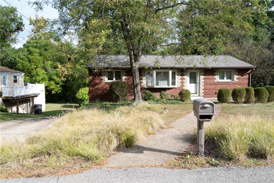 Skylark Dr, Glenshaw, PA 15116