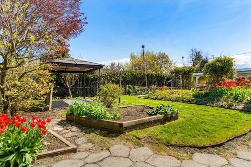 9726 Juniper Street, Chilliwack, BC, V2P5J1 | Card Image