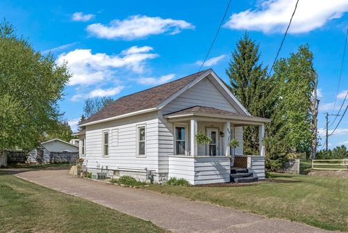 906 Cameron St, Eau Claire, WI, 54703-5182 | Card Image