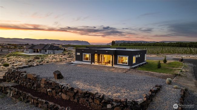 101 Wren Loop N, House other with 3 bedrooms, 3 bathrooms and 3 parking in Mattawa WA | Image 4