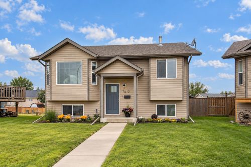 10 Hansen Close, Sylvan Lake, AB, T4S2P1 | Card Image