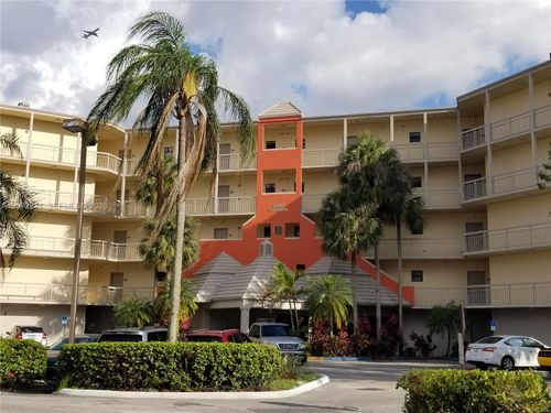 440-8290 Lake Dr, Doral, FL, 33166-4632 | Card Image