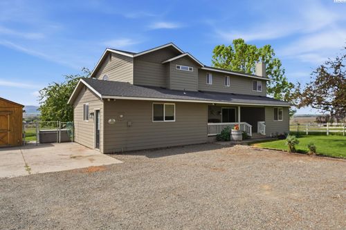 400 Charvet Rd, Grandview, WA, 98930-9296 | Card Image