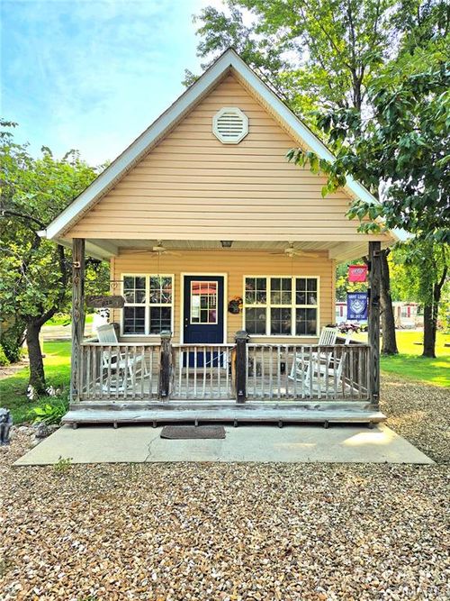 406 Arrowhead Trl, Hermann, MO, 65041-4384 | Card Image