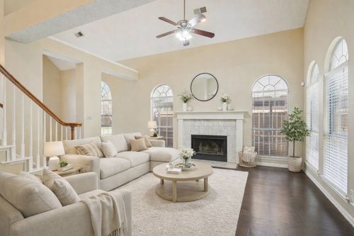 9354 Riverwalk Ln, Irving, TX, 75063-4775 | Card Image
