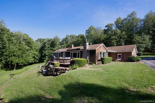 116 School House Ln, Hopewell Junction, NY, 12533-7445 | Card Image