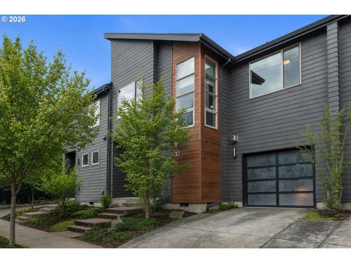 37 Ne Skidmore St, Portland, OR, 97211-2743 | Card Image