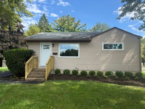 1945 Creek Rd, Waukegan, IL, 60087-4632 | Card Image