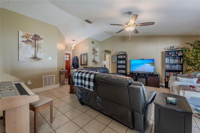 3013 Hunkin Cir, House other with 3 bedrooms, 2 bathrooms and null parking in DELTONA FL | Image 14