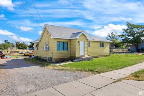 1038 W 800 N, Clinton, UT, 84015-8802 | Card Image