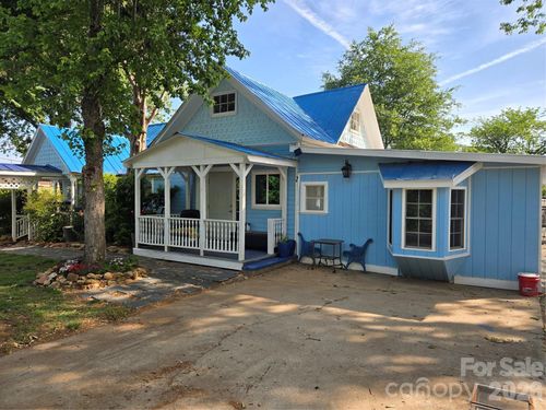 215 Cherry Mountain St, Ellenboro, NC, 28040-6804 | Card Image