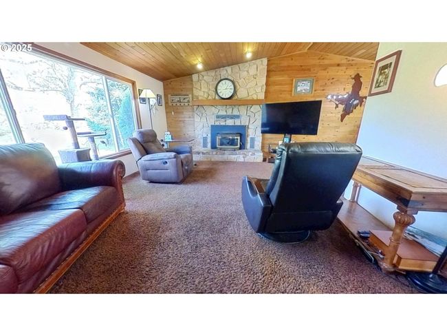 6356 Dole Rd, House other with 4 bedrooms, 3 bathrooms and 2 parking in Myrtle Creek OR | Image 5