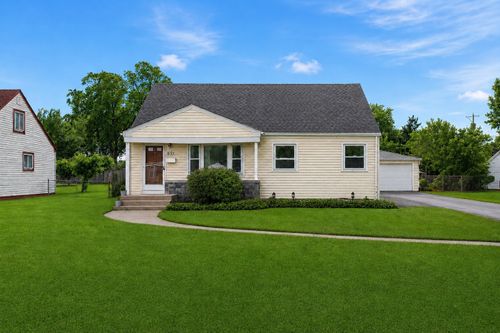 832 N Prater Ave, Melrose Park, IL, 60164-1109 | Card Image