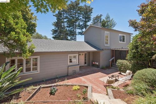 2339 Thackeray Dr, Oakland, CA, 94611-2455 | Card Image