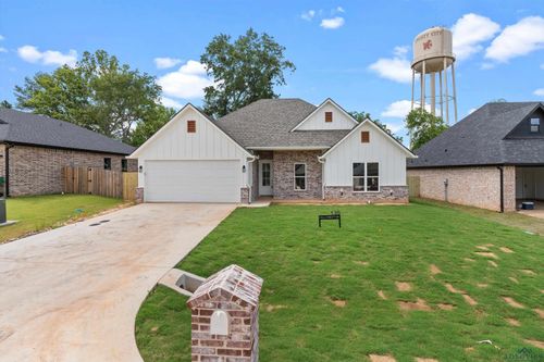 135 Hillcrest, Gladewater, TX, 75647-1100 | Card Image