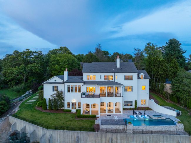 802 W Brow Rd, Home with 7 bedrooms, 8 bathrooms and 4 parking in Lookout Mountain TN | Image 6