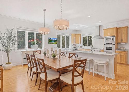 194 Catawba Ln, Waynesville, NC, 28786-6152 | Card Image