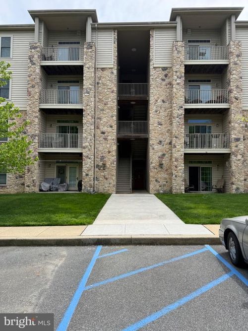 1301-1000 Fountainview Cir, NEWARK, DE, 19713-3864 | Card Image