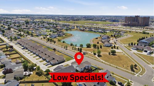 1512 19th Ave E, West Fargo, ND, 58078-4320 | Card Image