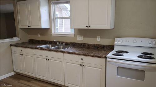 up-634 Sumner St, Akron, OH, 44311-1657 | Card Image