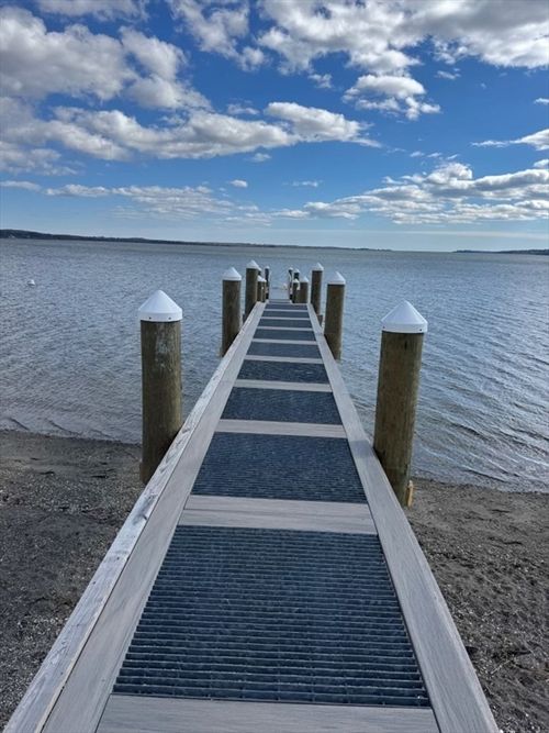 395 Park Ave, Portsmouth, RI, 02871-4904 | Card Image