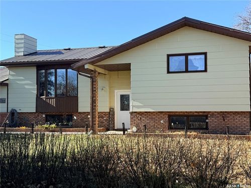 4419 Centre St, Cadillac, SK, S0N0E7 | Card Image